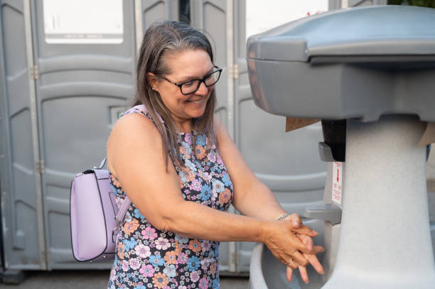 Best Luxury portable toilet rental  in Janesville, IA